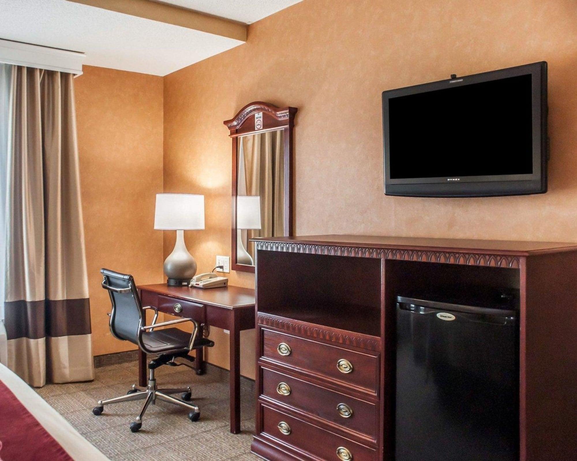 Quality Inn Near Walden Galleria Mall Cheektowaga Exteriör bild
