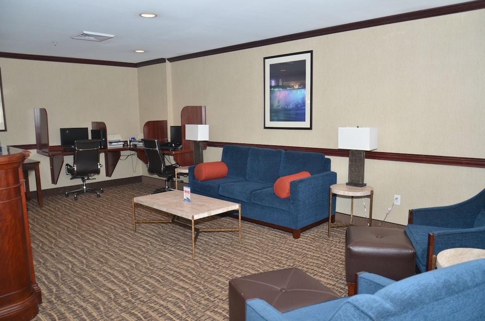 Quality Inn Near Walden Galleria Mall Cheektowaga Exteriör bild