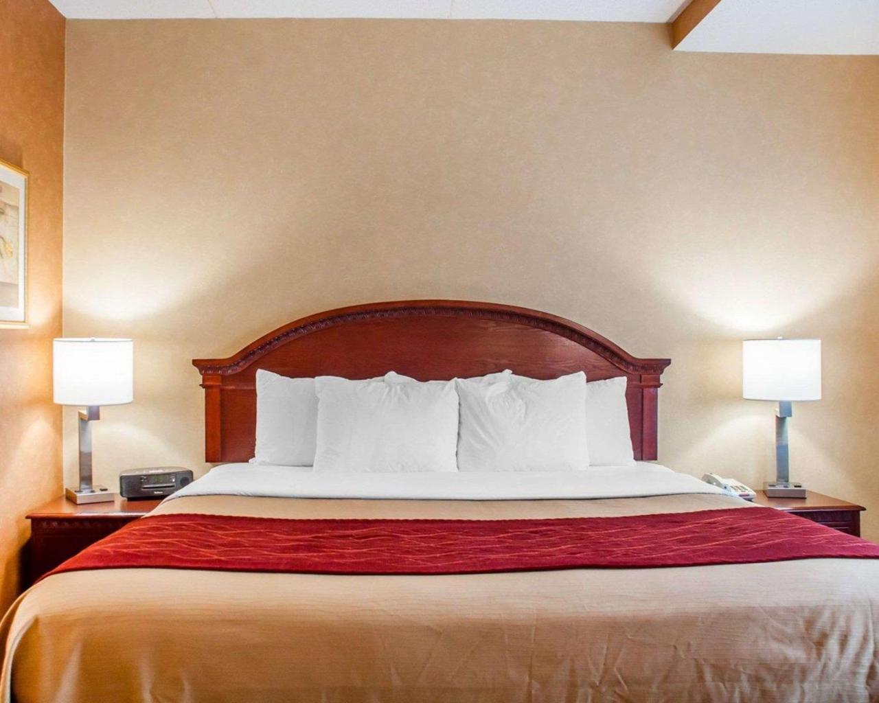 Quality Inn Near Walden Galleria Mall Cheektowaga Exteriör bild